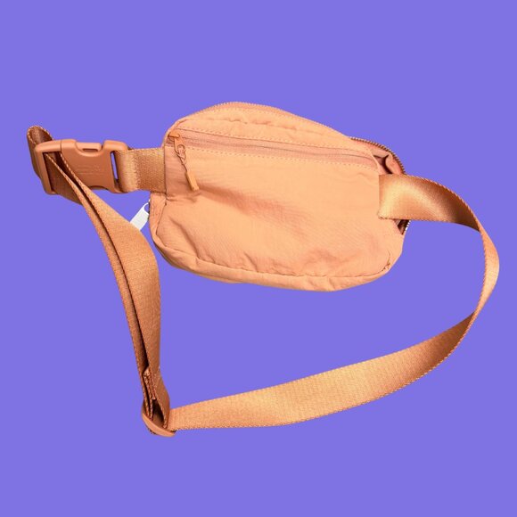 🧡 Lululemon Everywhere Belt Bag in Apricot (One Size) - Picture 3 of 9